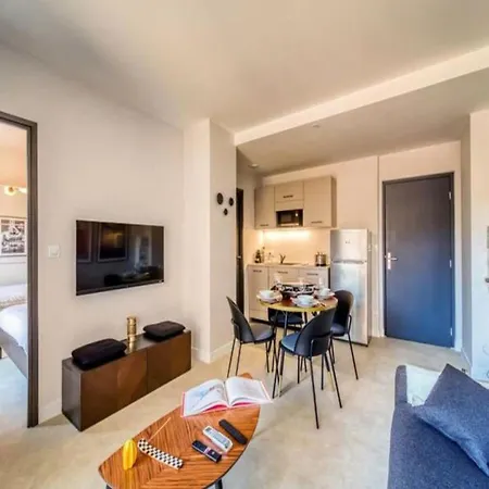 Apartment For 4 People *